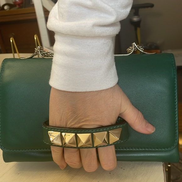 Valentino Garavani Va Va Voom green leather shoulder/crossbody bag w/ gold chain - Picture 16 of 16